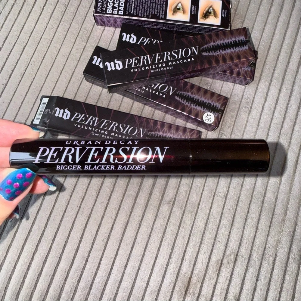 NEW Urban Decay - Perversion Mascara — Bigger/Blacker/Badder - in Black